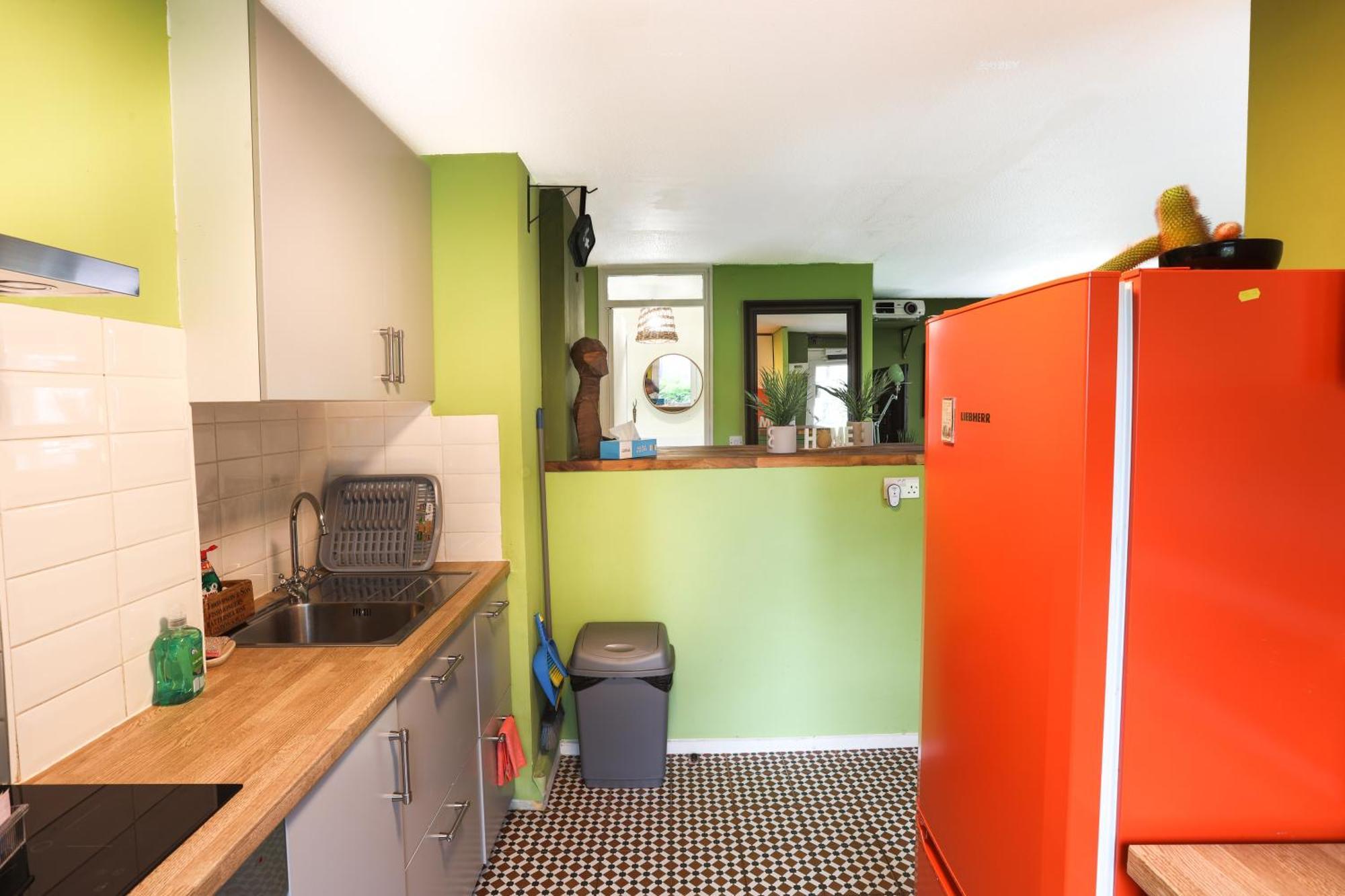 Apartment 20 Percent Off -todayonly-mobilerate Offers-genius Offers-londonbridge W Free Parking-wifi-sleeps7-4beds-netflix-family! *