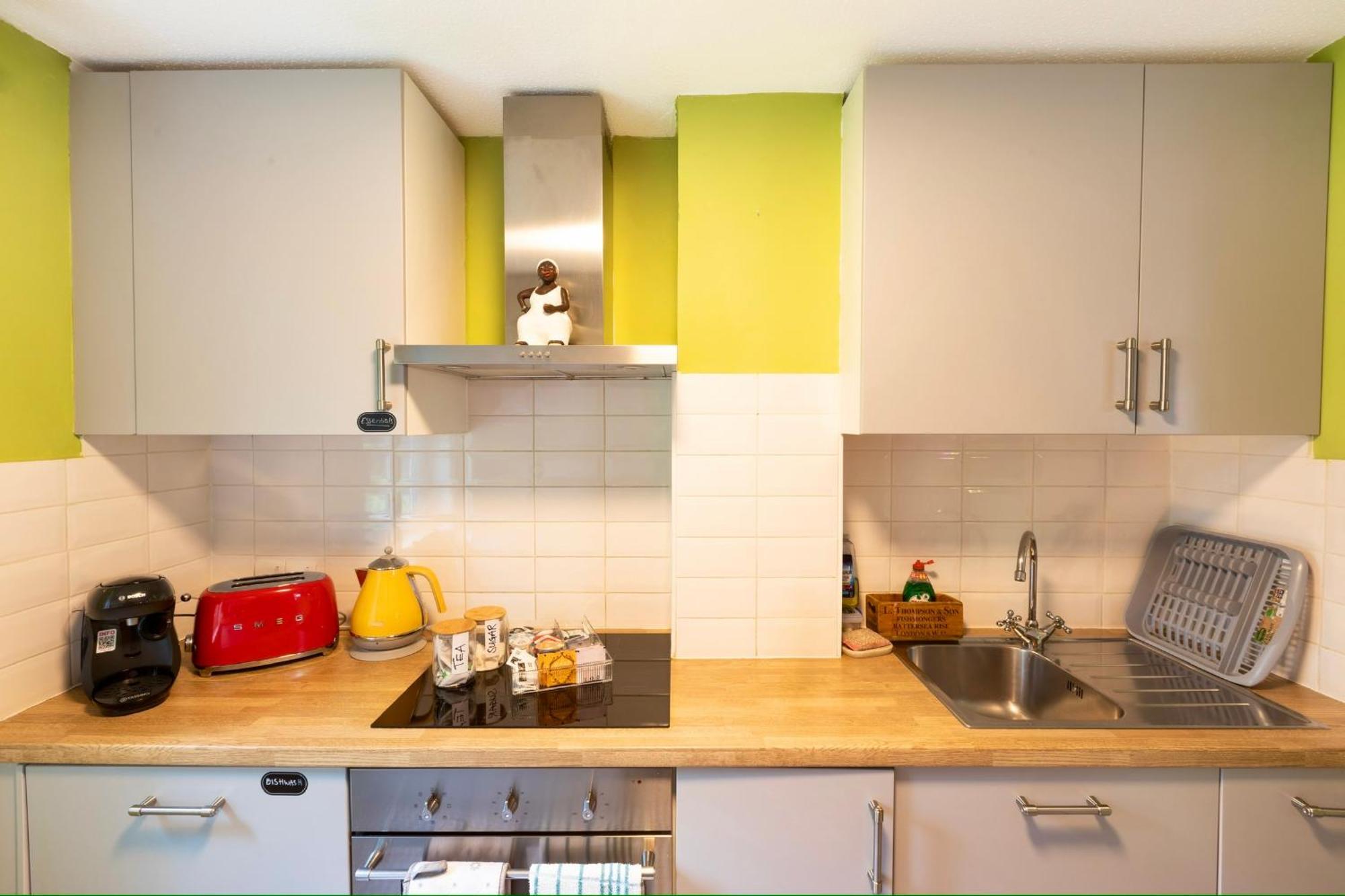 Apartment 20 Percent Off -todayonly-mobilerate Offers-genius Offers-londonbridge W Free Parking-wifi-sleeps7-4beds-netflix-family! *