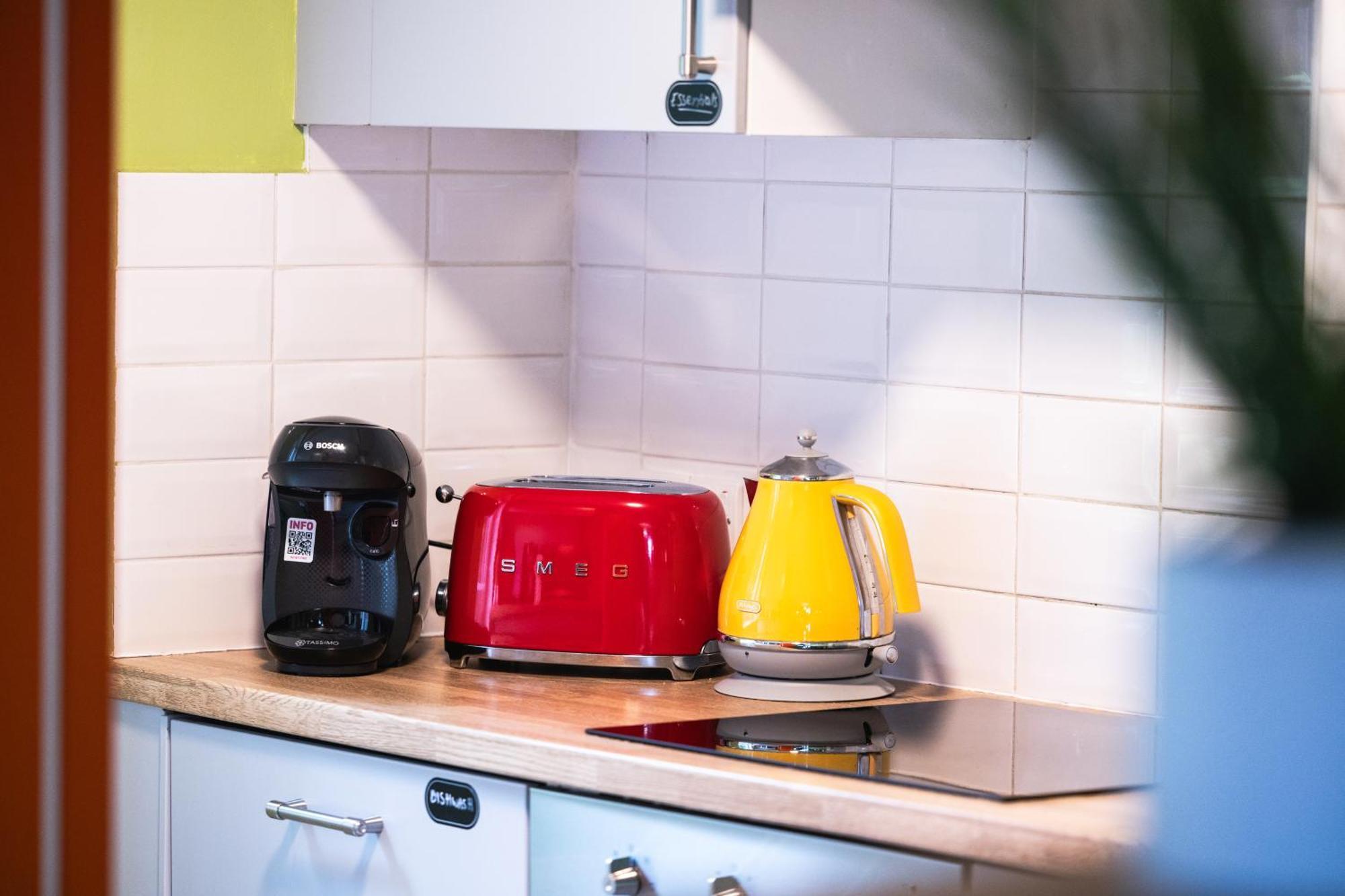 20 Percent Off -Todayonly-Mobilerate Offers-Genius Offers-Londonbridge City Apartment W Free Parking-Wifi-Sleeps7-4Beds-Netflix-Family! * London
