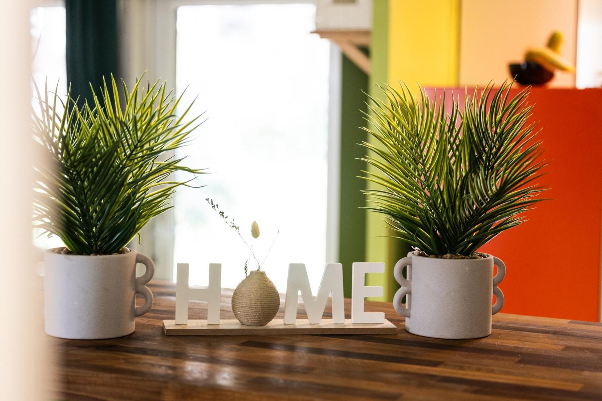 20 Percent Off -Todayonly-Mobilerate Offers-Genius Offers-Londonbridge City Apartment W Free Parking-Wifi-Sleeps7-4Beds-Netflix-Family! * London