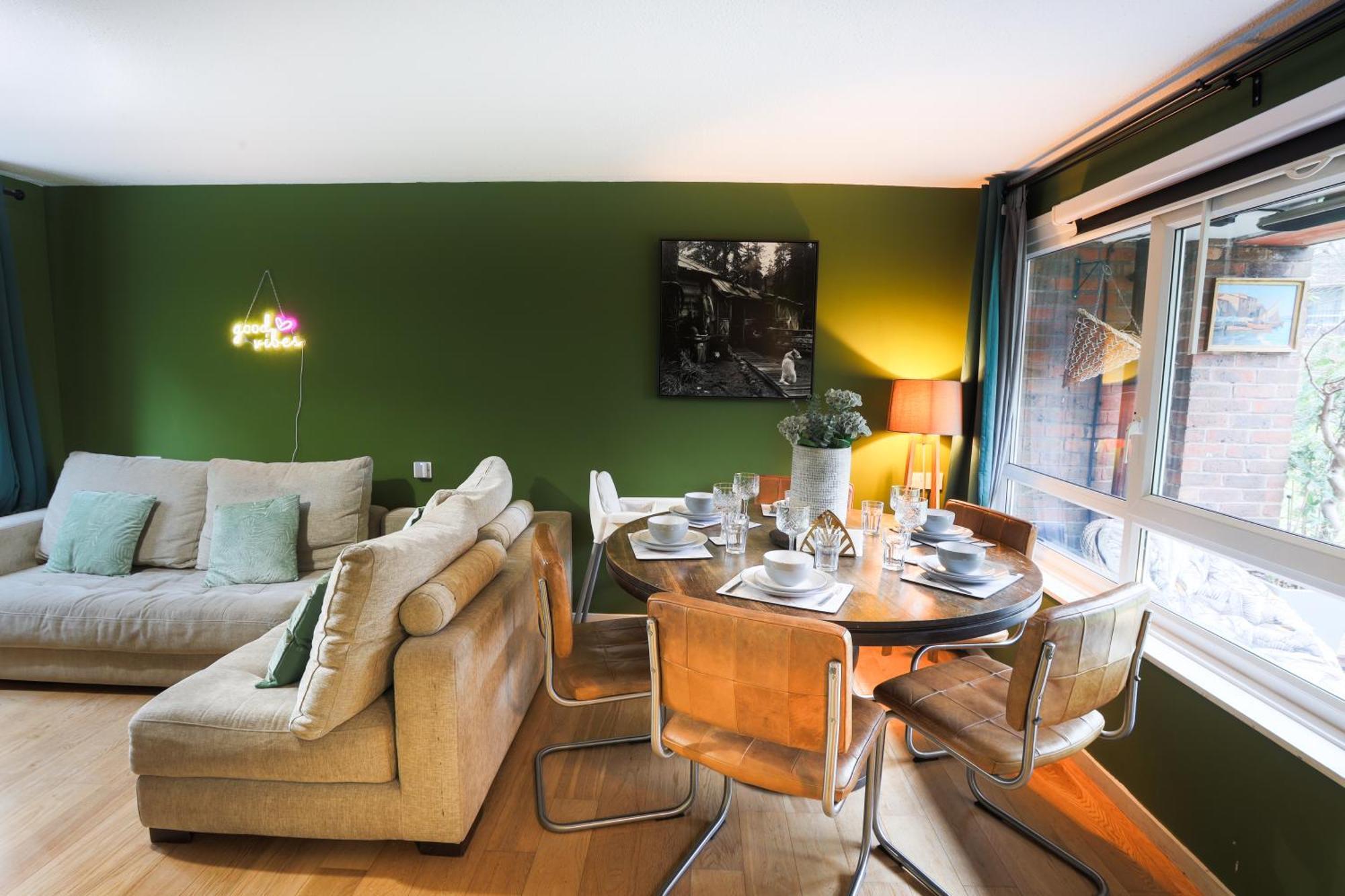 20 Percent Off -Todayonly-Mobilerate Offers-Genius Offers-Londonbridge City Apartment W Free Parking-Wifi-Sleeps7-4Beds-Netflix-Family! * London