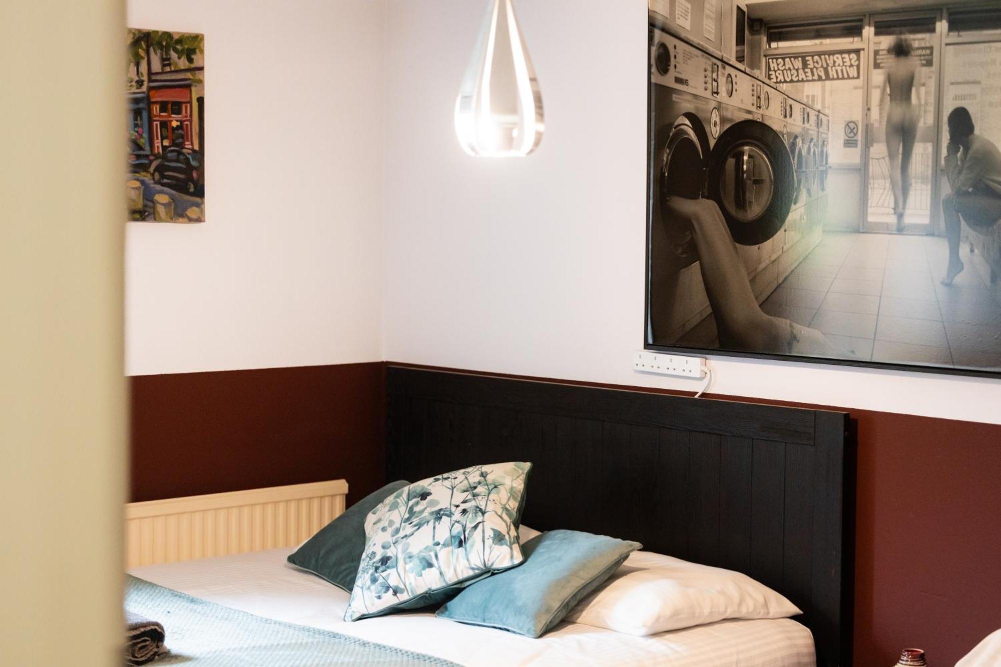 Apartment 20 Percent Off -todayonly-mobilerate Offers-genius Offers-londonbridge W Free Parking-wifi-sleeps7-4beds-netflix-family! London